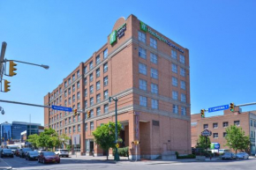 Отель Holiday Inn Express & Suites Buffalo Downtown, an IHG Hotel  Буффало